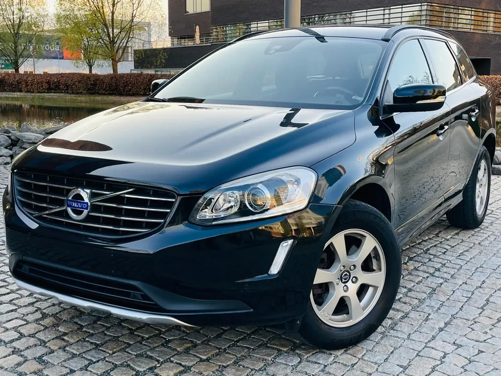 Volvo XC60, 2.0D 5VÁLEC AUT TAŽNÉ VÝHŘEV